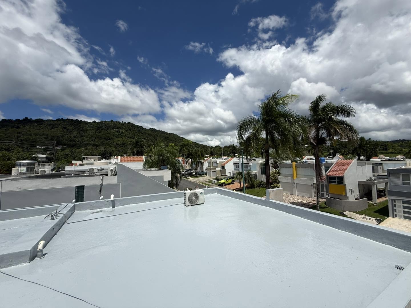 Techo con acabado continuo terminado por Roofinity en Puerto Rico